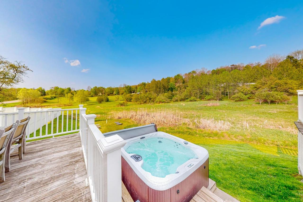 The Retreat - Suite #2 Waterbury Exteriör bild